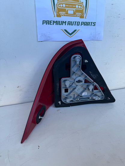 2005   Right Taillight