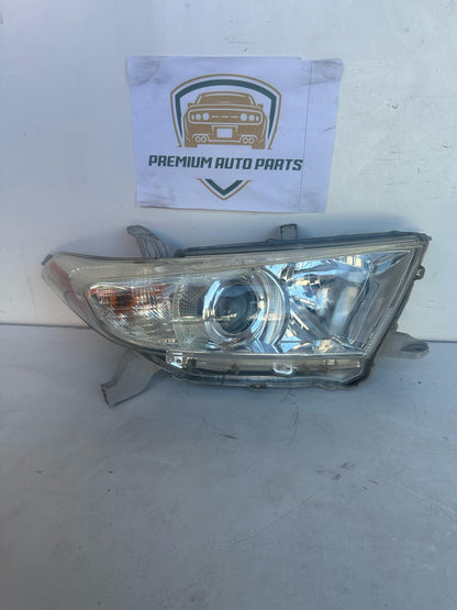 2012 Toyota Kluger Right Headlight