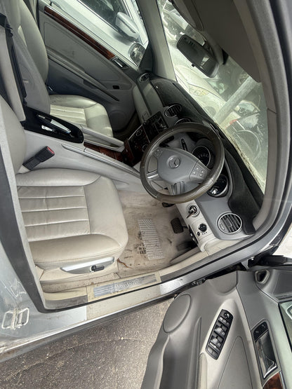 2006 Mercedes-Benz ML320  M-Class W164Station Wagon 
Mercedes-Benz
ML320