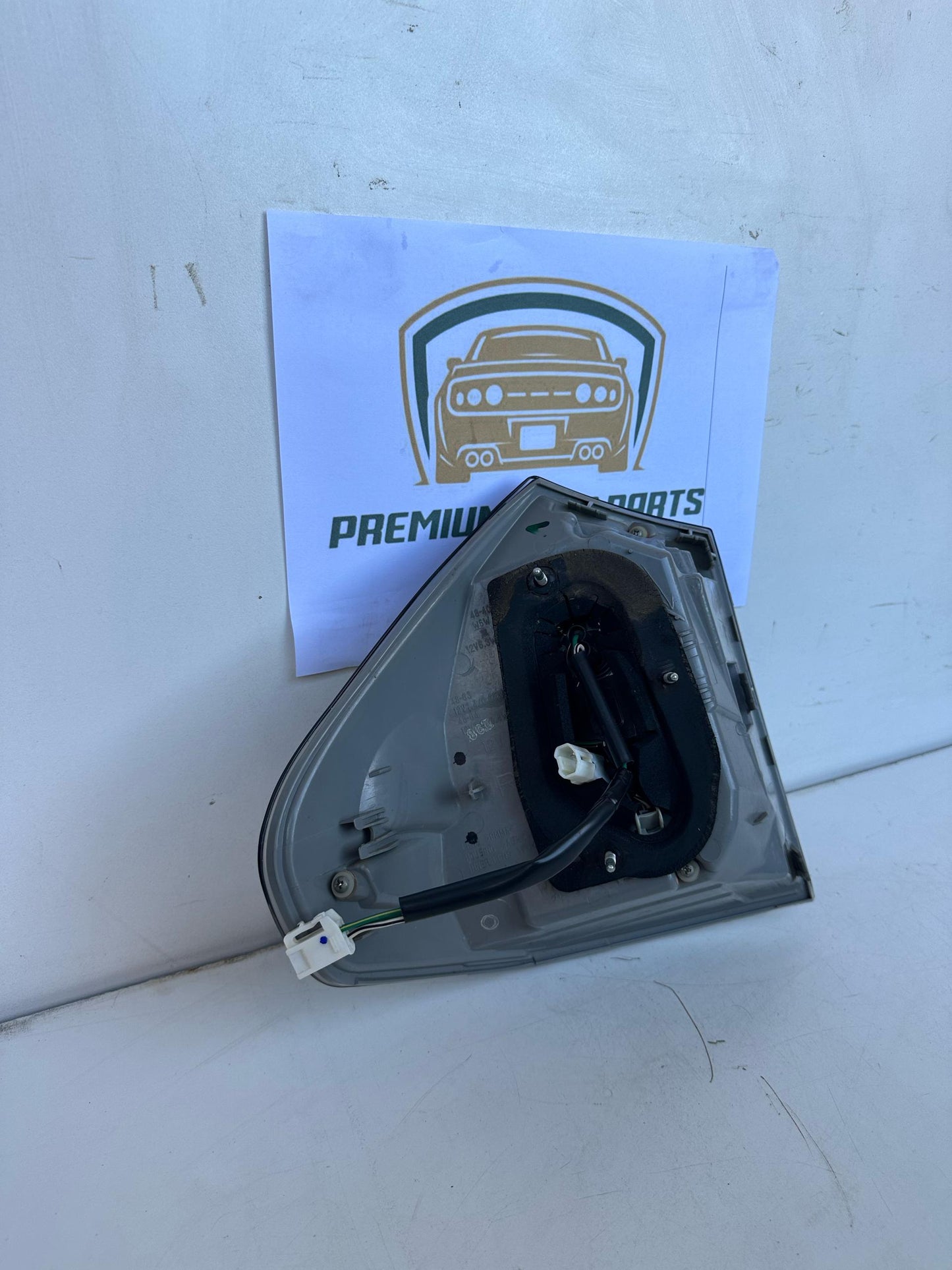 2008  U30 Right Taillight