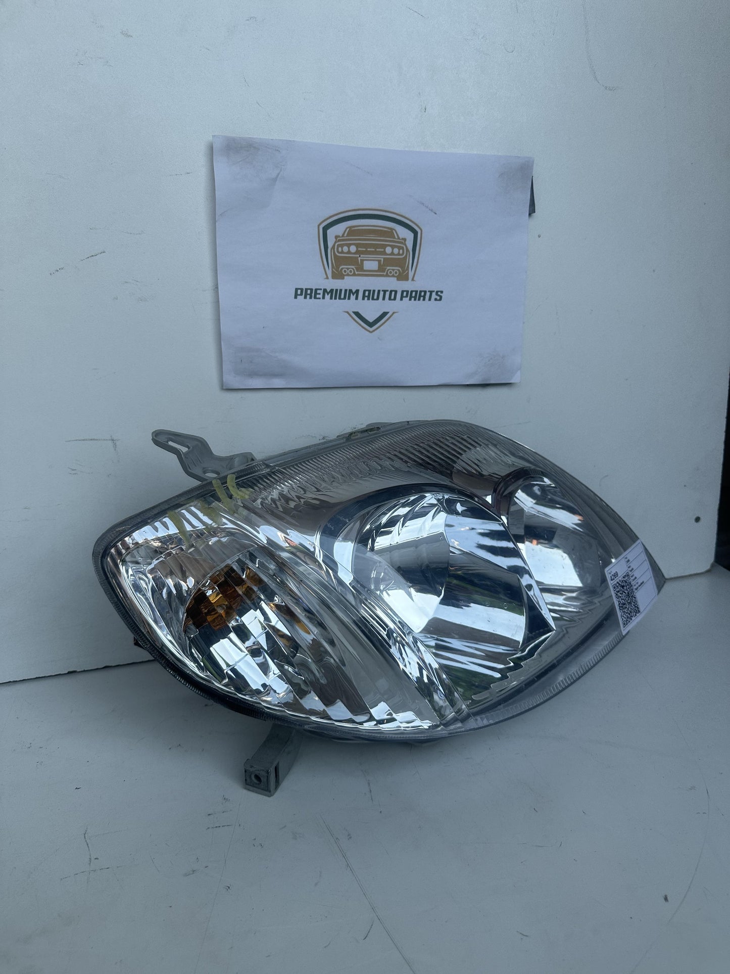 2006   Right Headlight