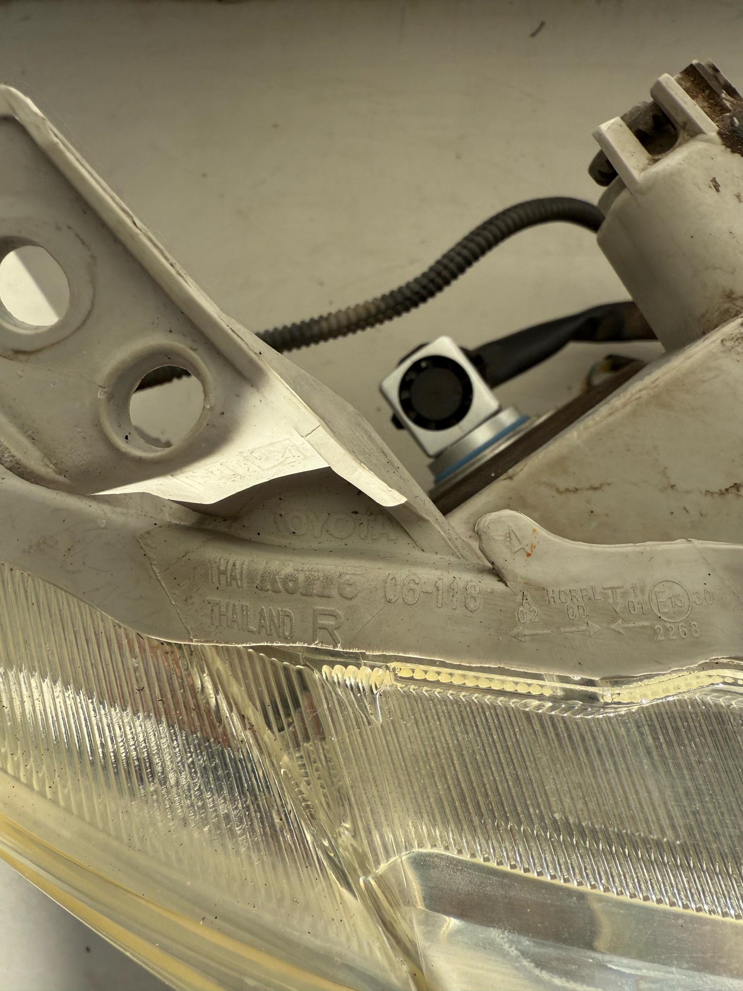 2010 Toyota Aurion Right Headlight