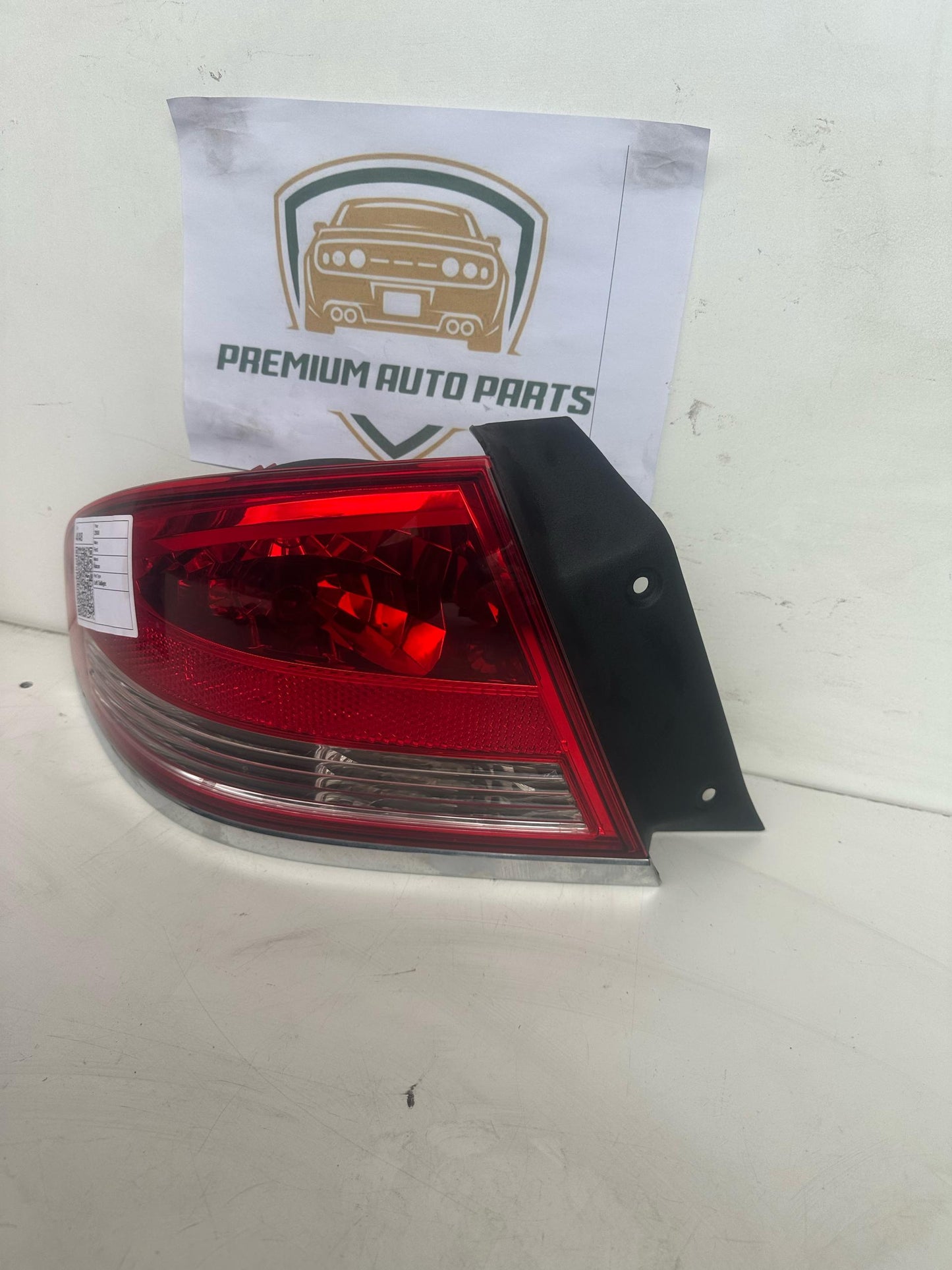 2006   Left Taillight