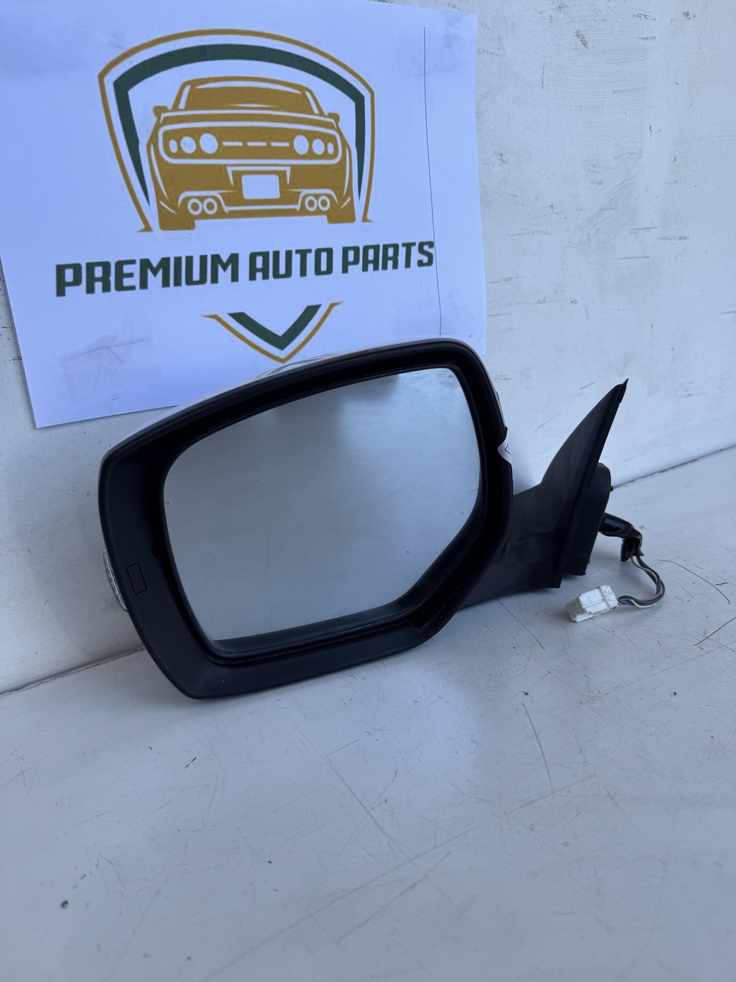 2012  V BM Left Door Mirror