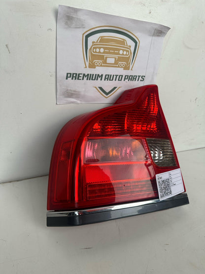 2005   Left Taillight