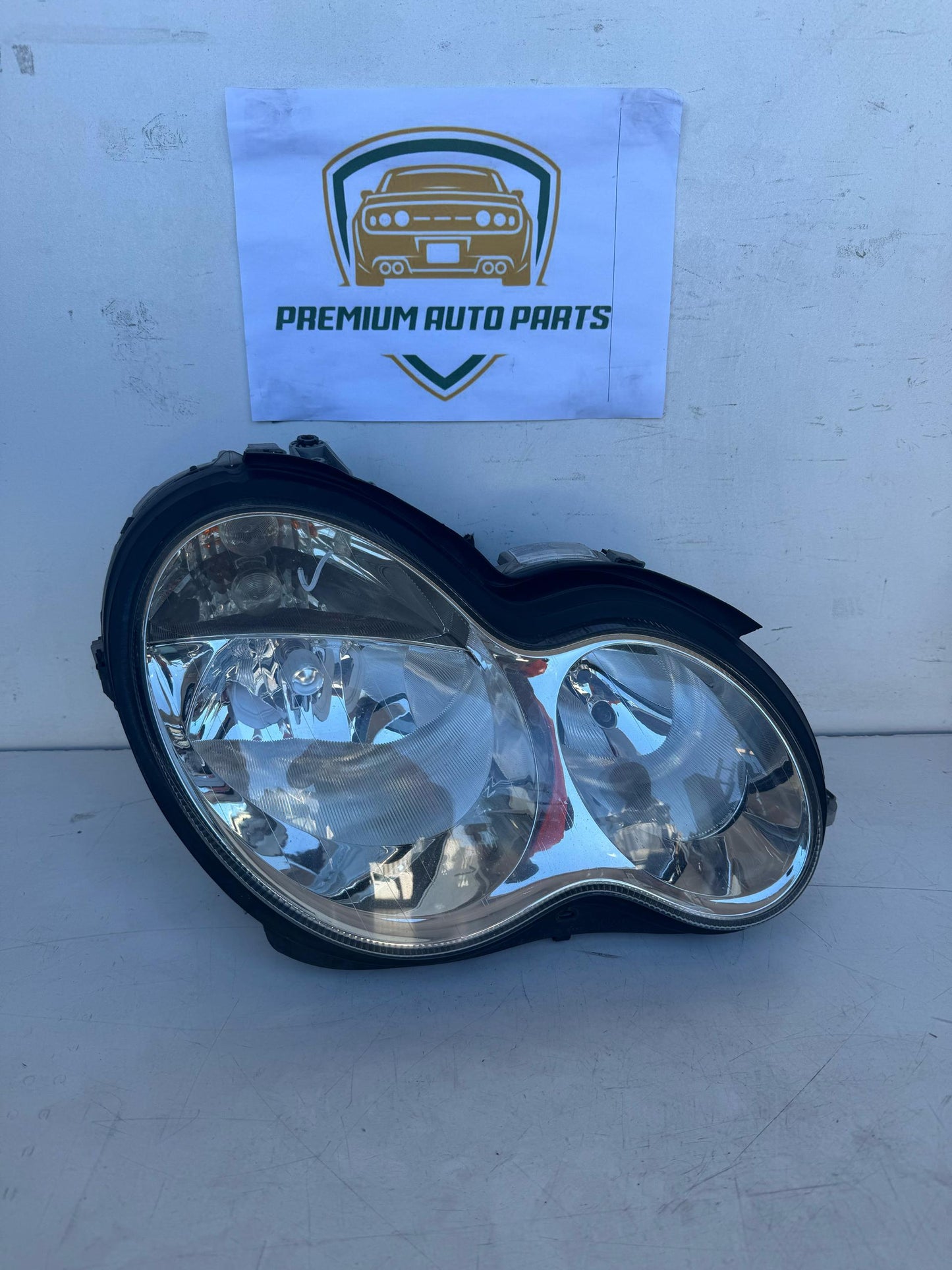 2005   Right Headlight