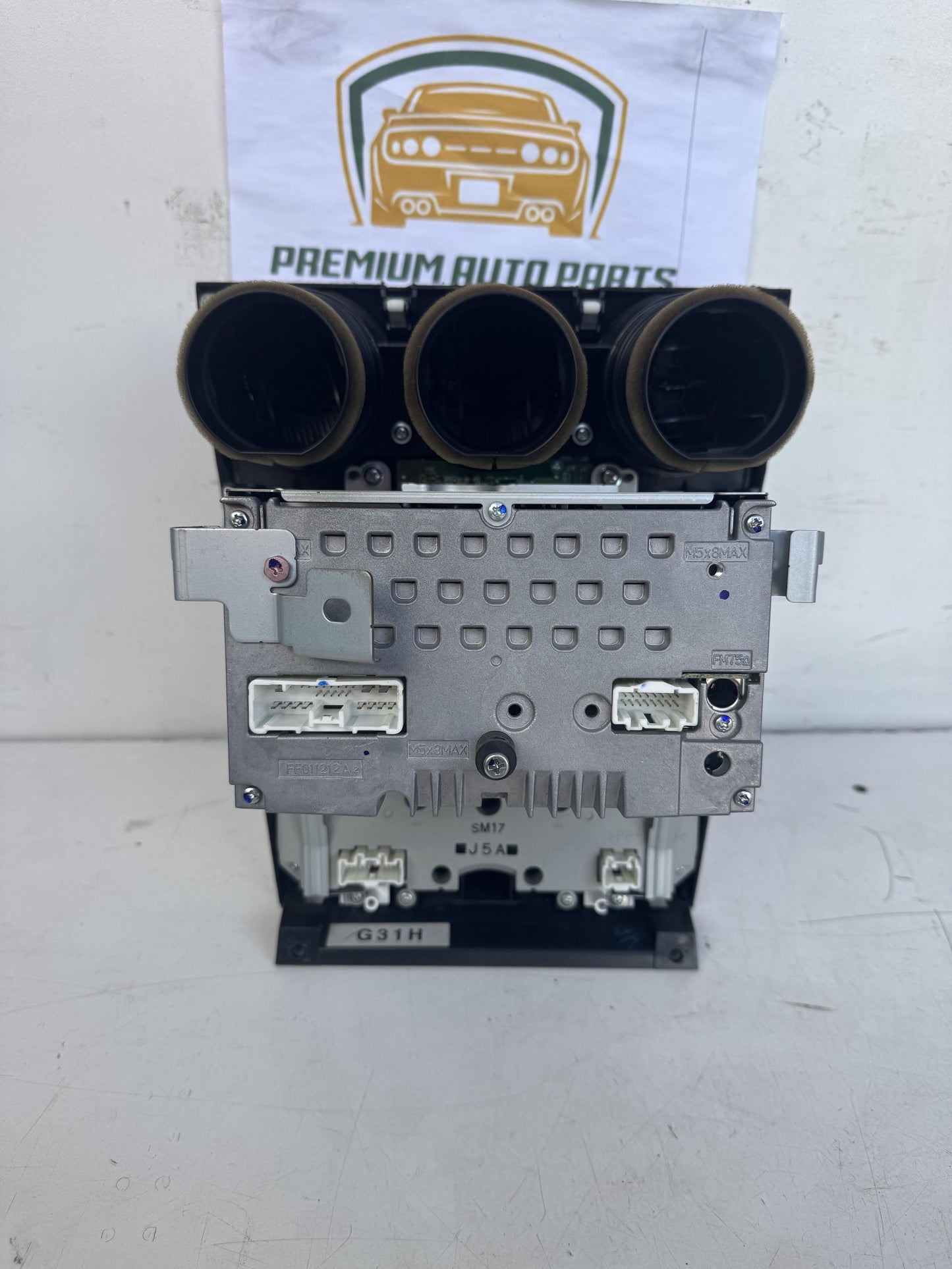 2005  GG Stereo Facia