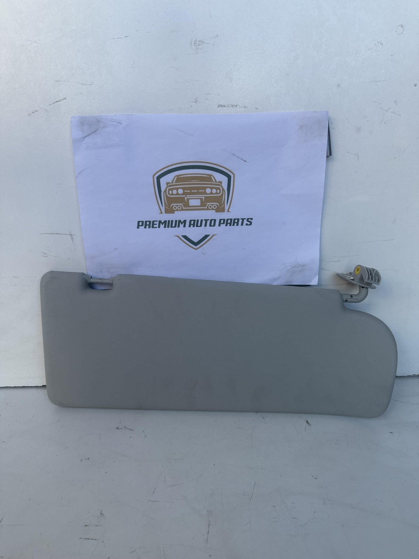 2014  2H Left Sun Visor