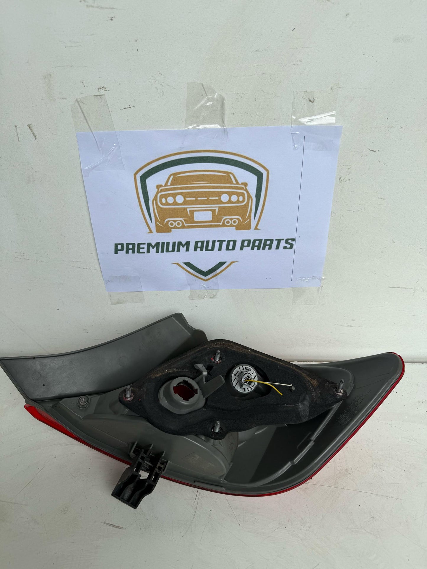 2011 Toyota Camry Left Taillight