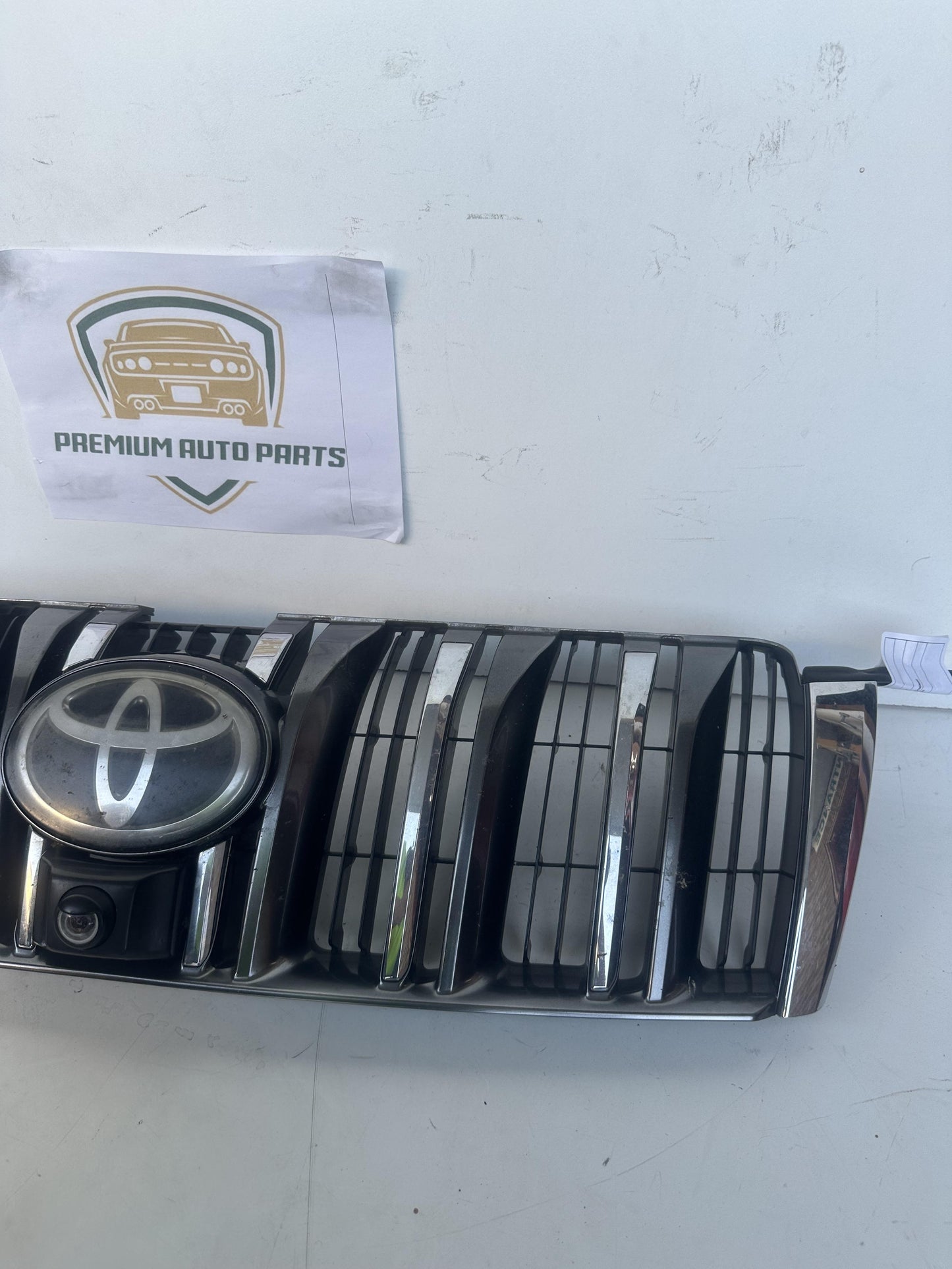 2009  J150 Grille