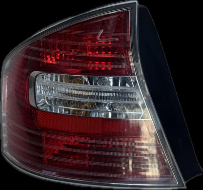 2006   Left Taillight