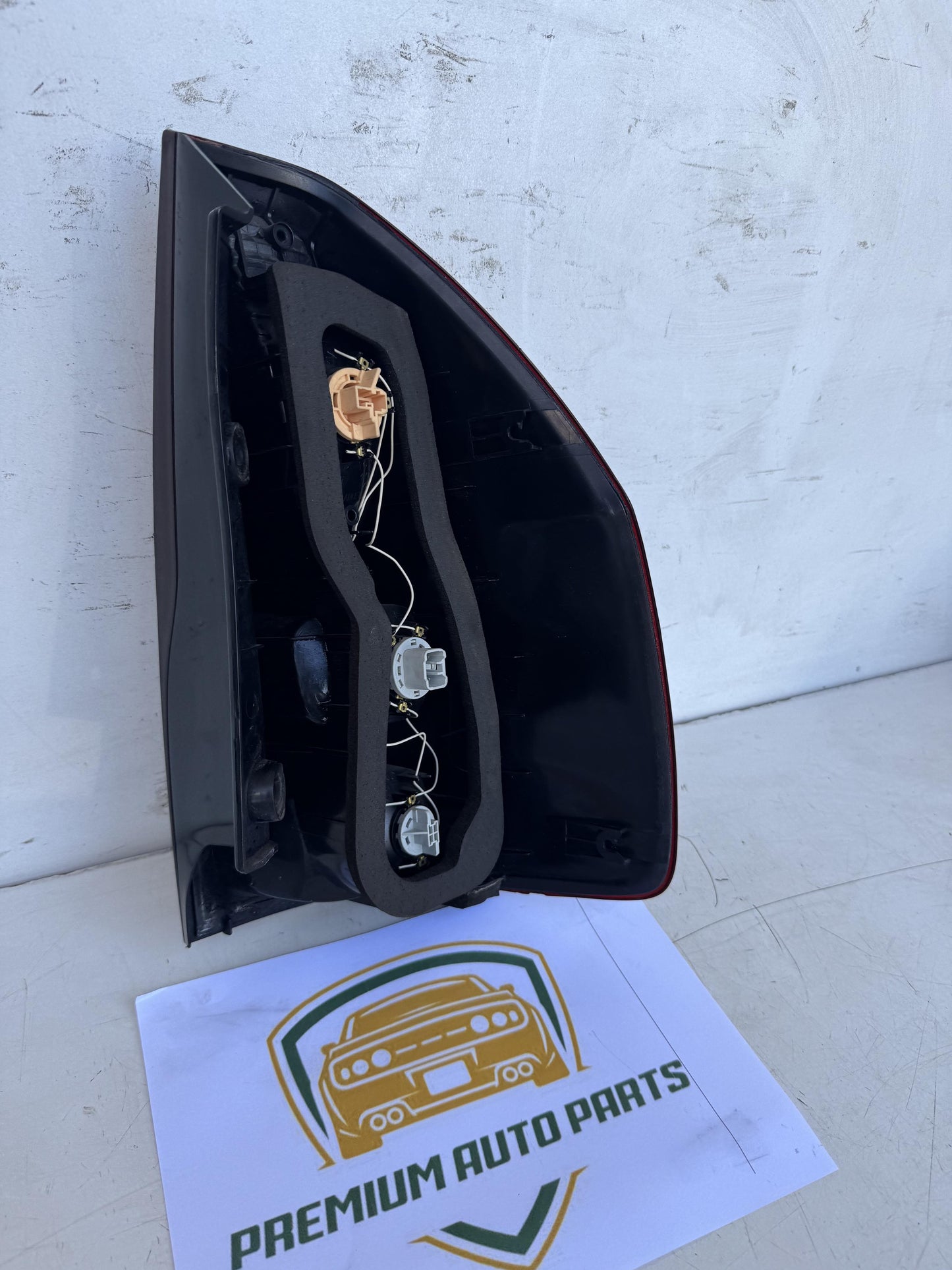 2006   Left Taillight
