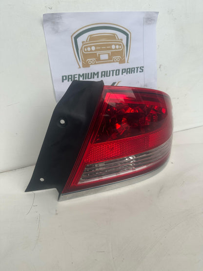 2006   Right Taillight