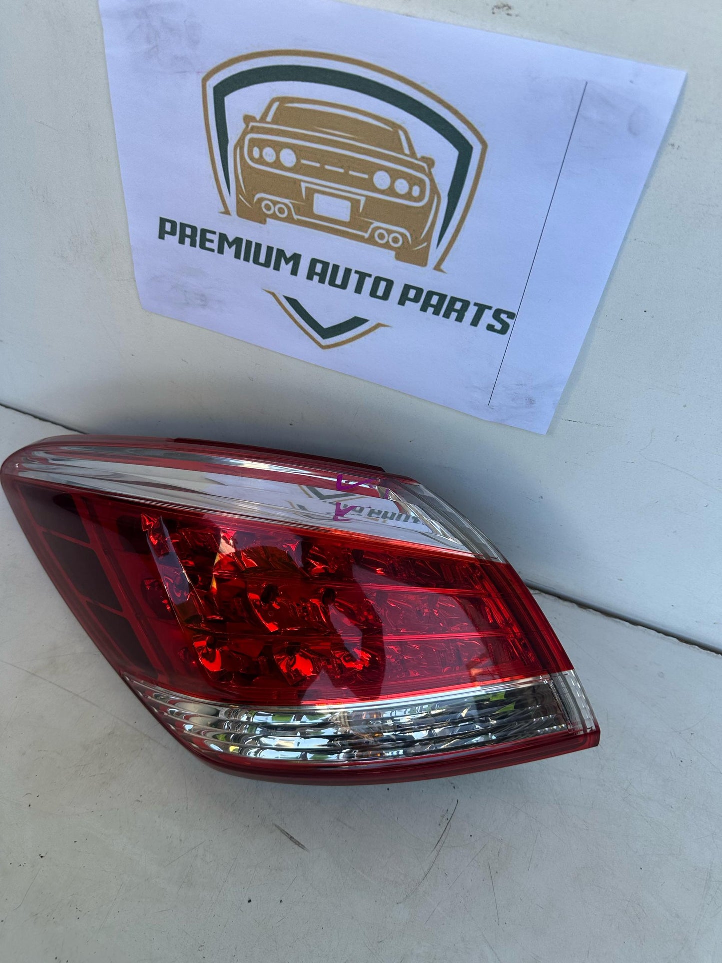 2014 Nissan Murano Left Taillight