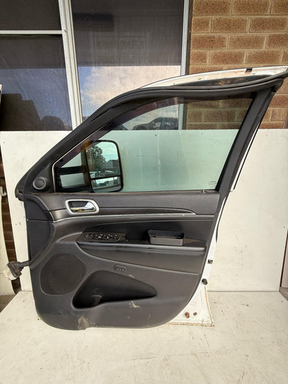 2018 Jeep Grand Cherokee Right Front Door