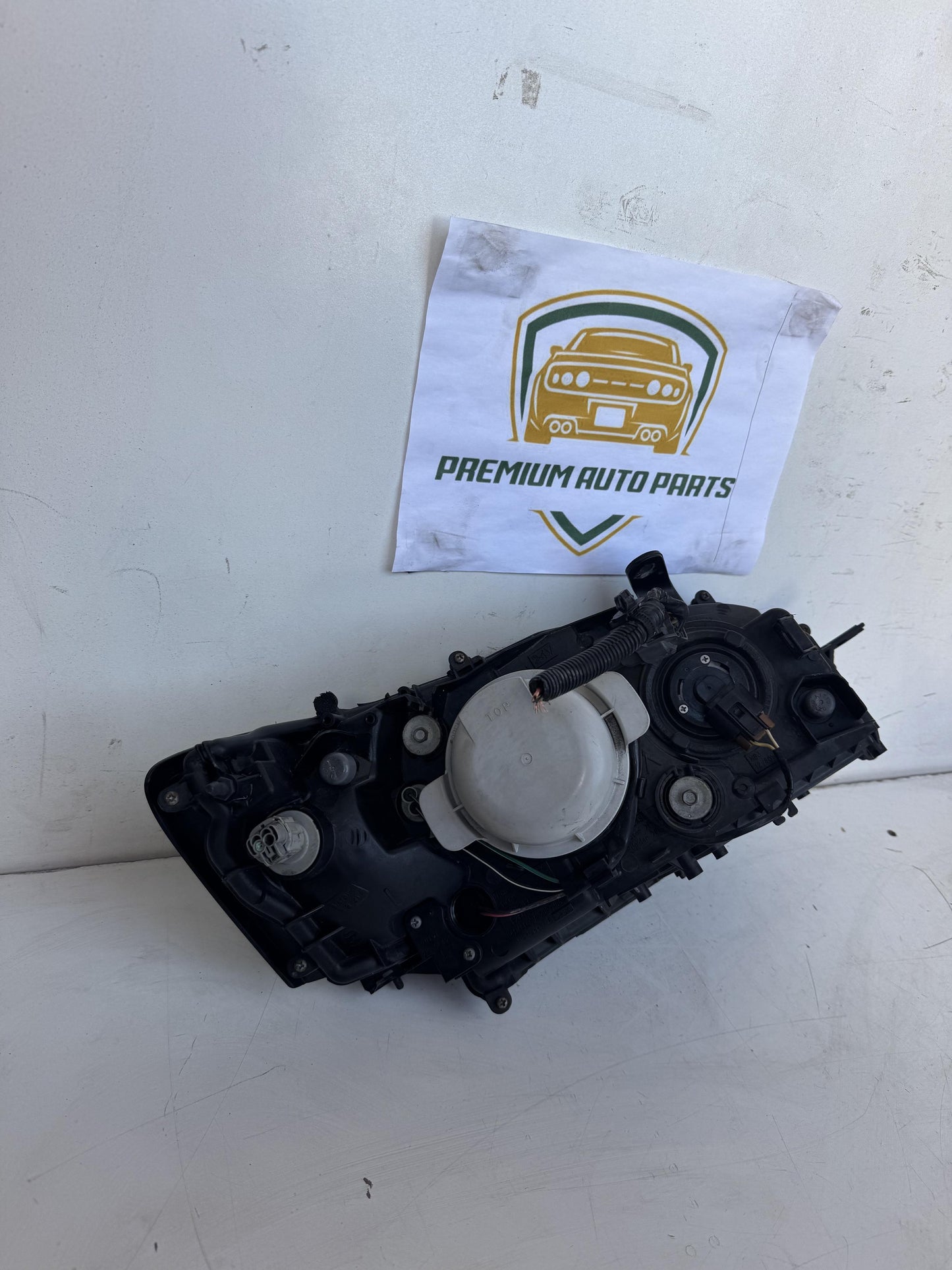 2006   Left Headlight