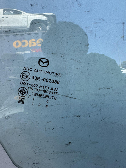 2015   Right Rear Door Glass
