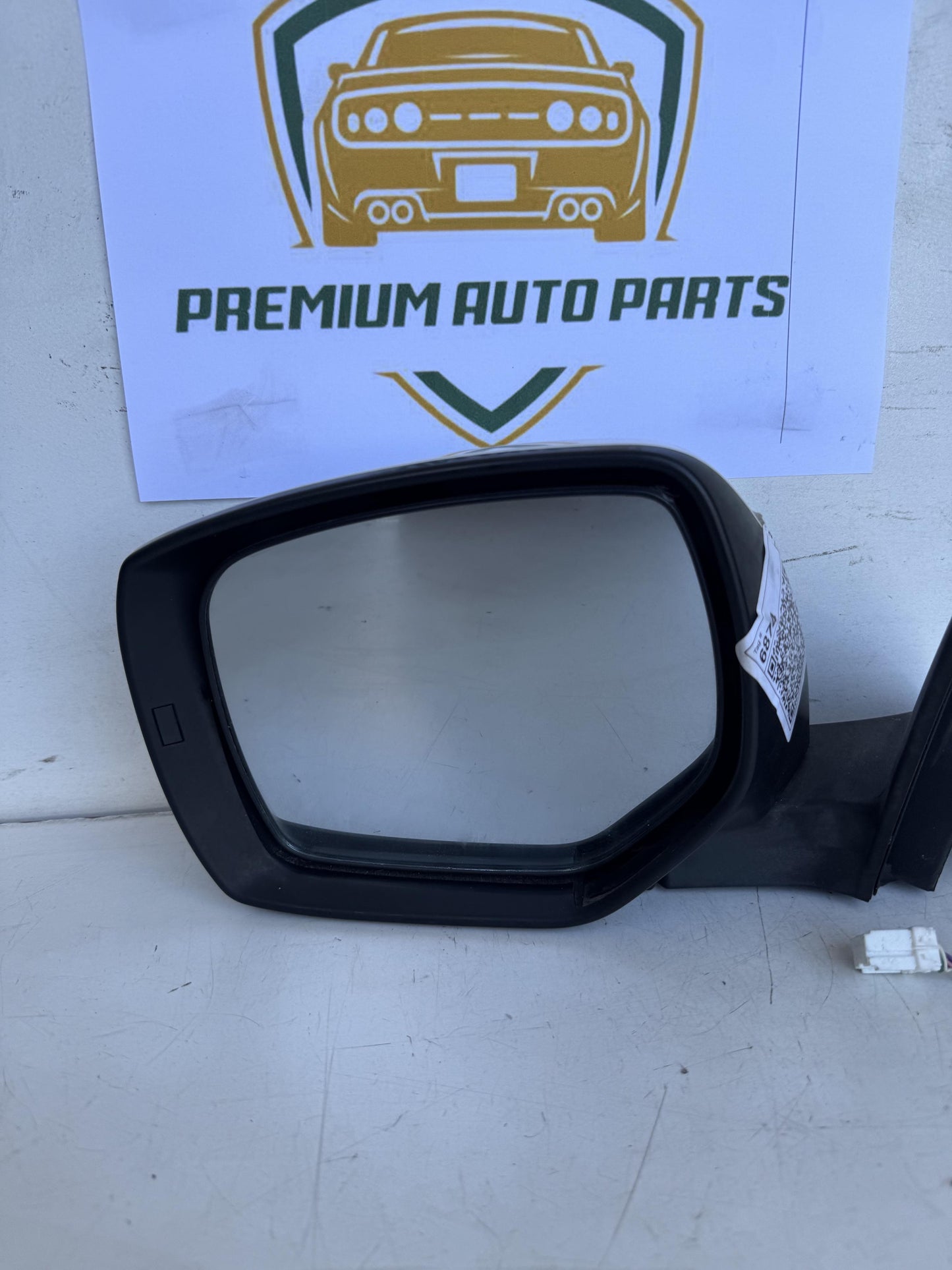 2012  V BM Left Door Mirror