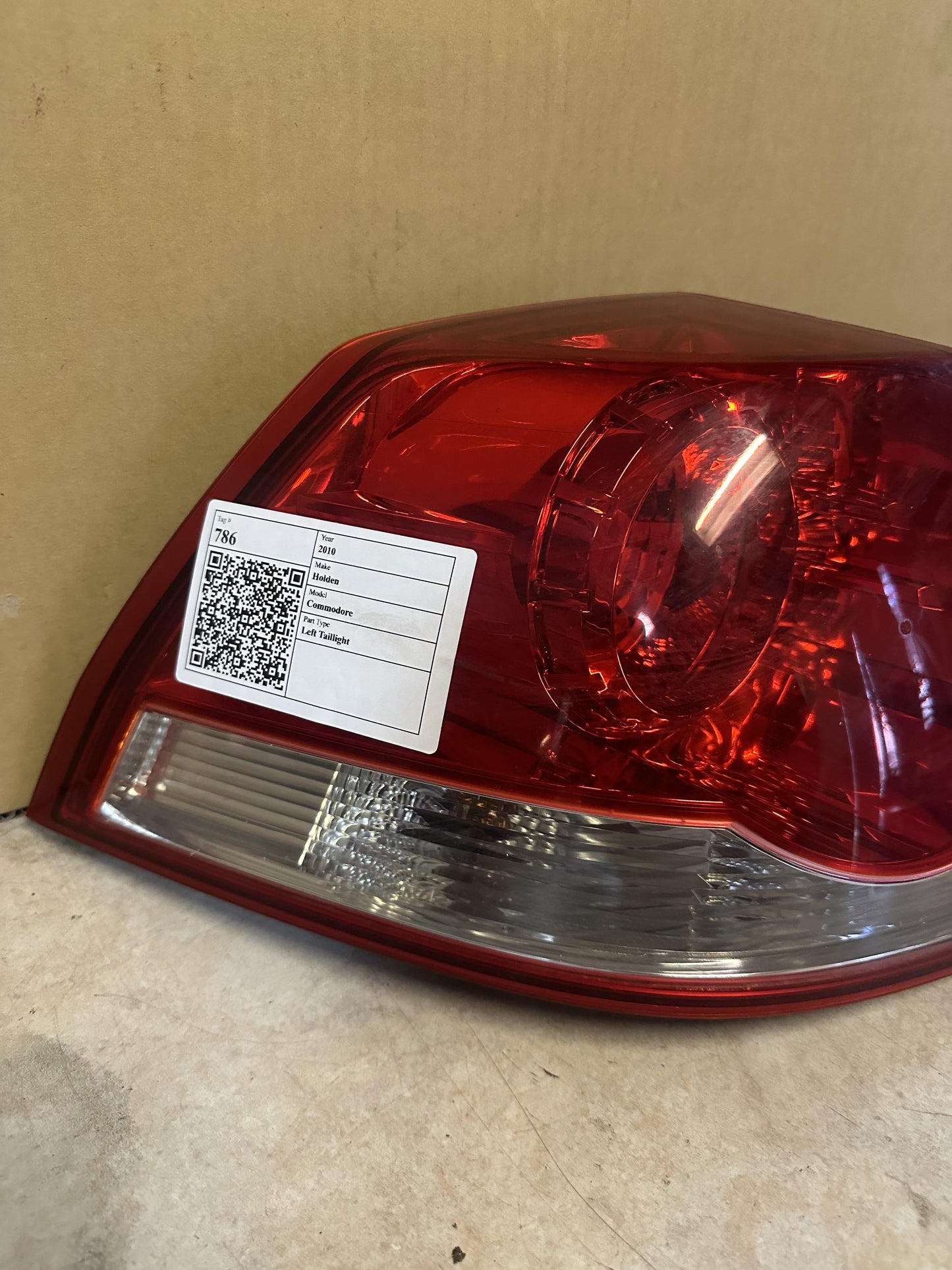 2010  Commodore Left Taillight