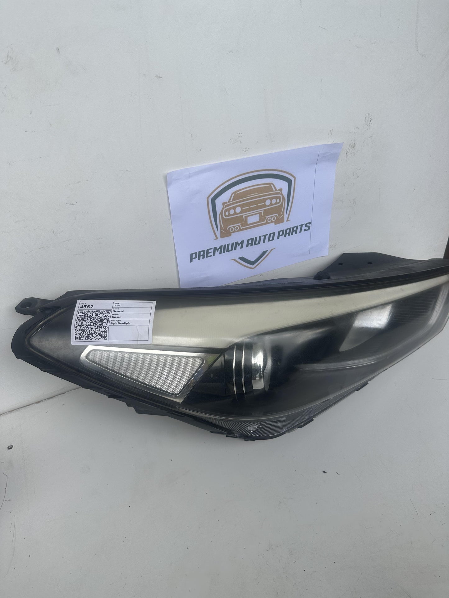 2016  TL Right Headlight