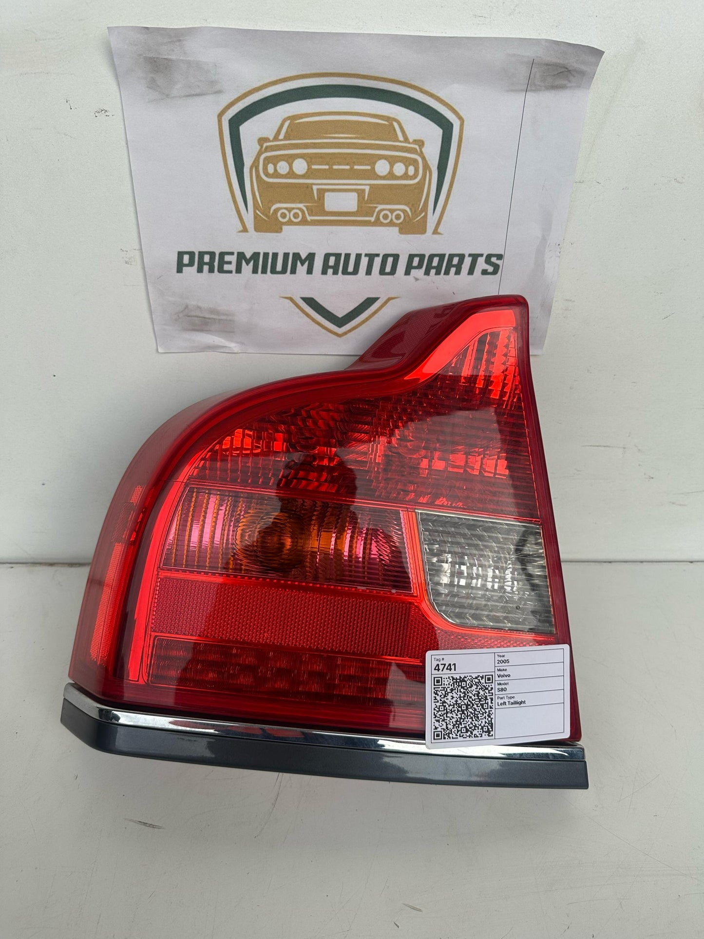 2005   Left Taillight