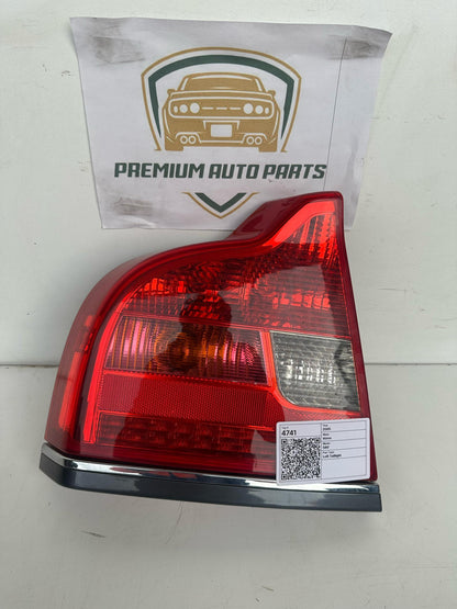 2005   Left Taillight