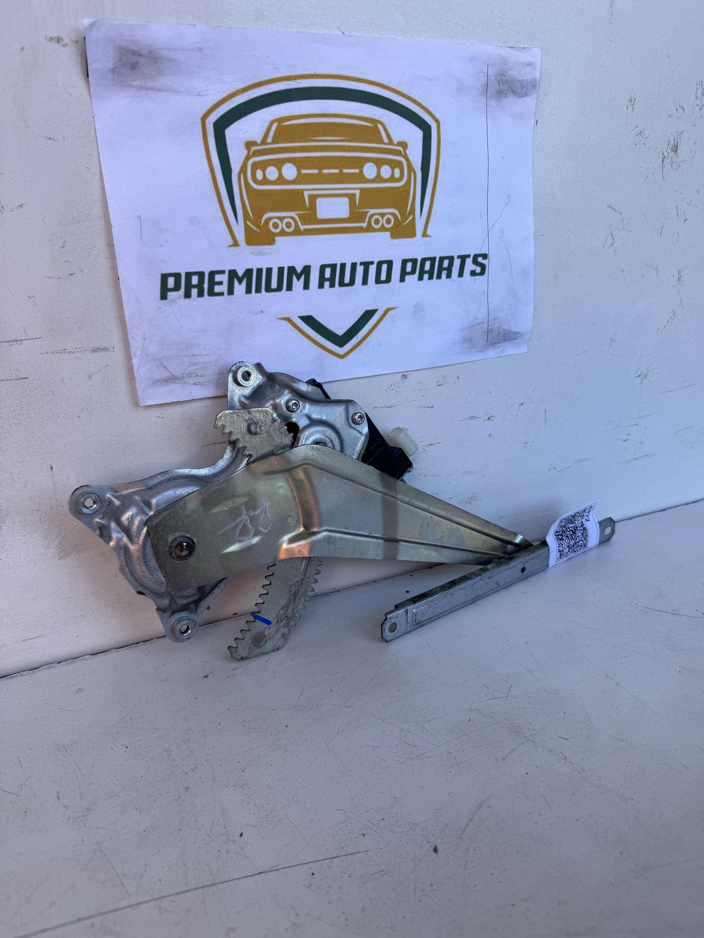 2023   Right Rear Window Regulator/Motor