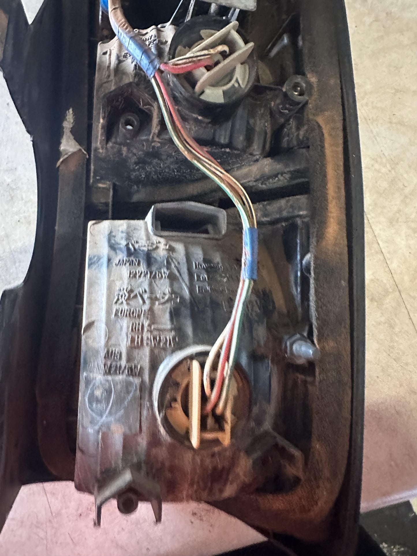 2001   Left Taillight