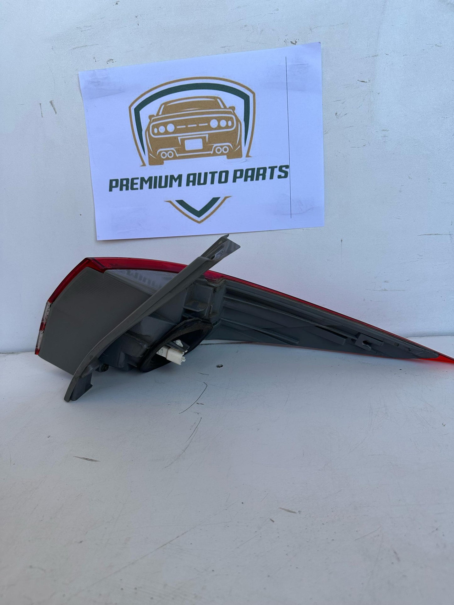 2006   Left Taillight