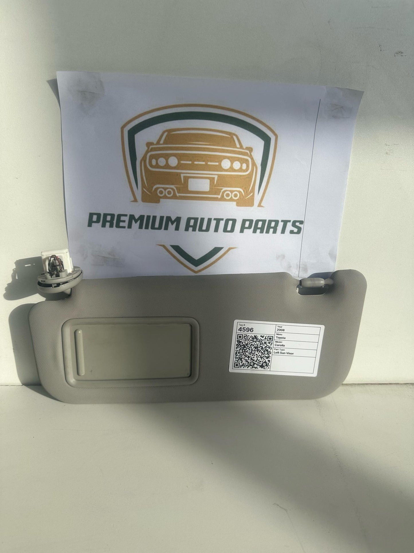 2008  E150 Left Sun Visor