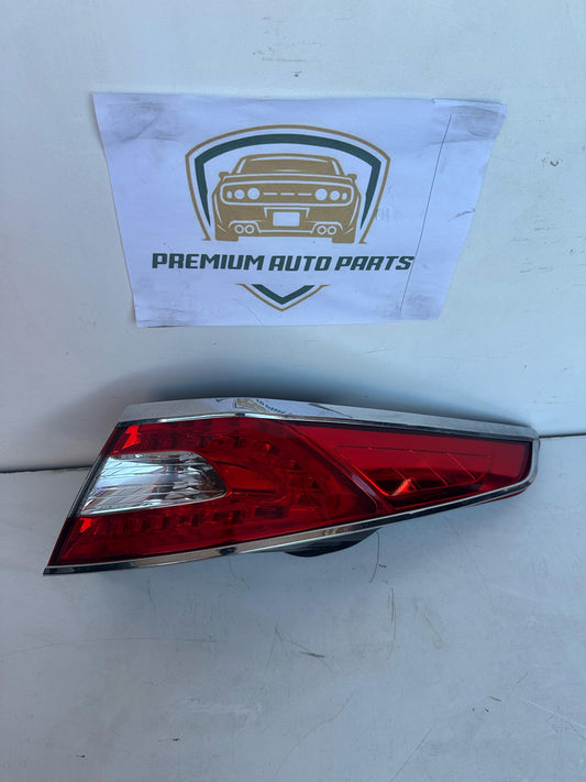 2011 Kia Optima TF Right Taillight
