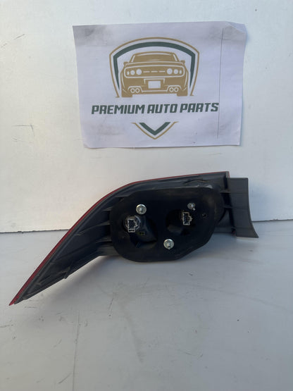 2004   Right Taillight