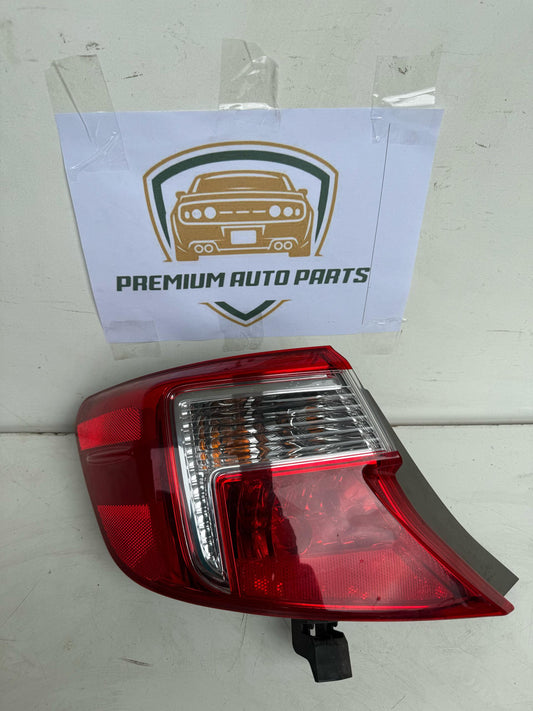 2011 Toyota Camry Left Taillight