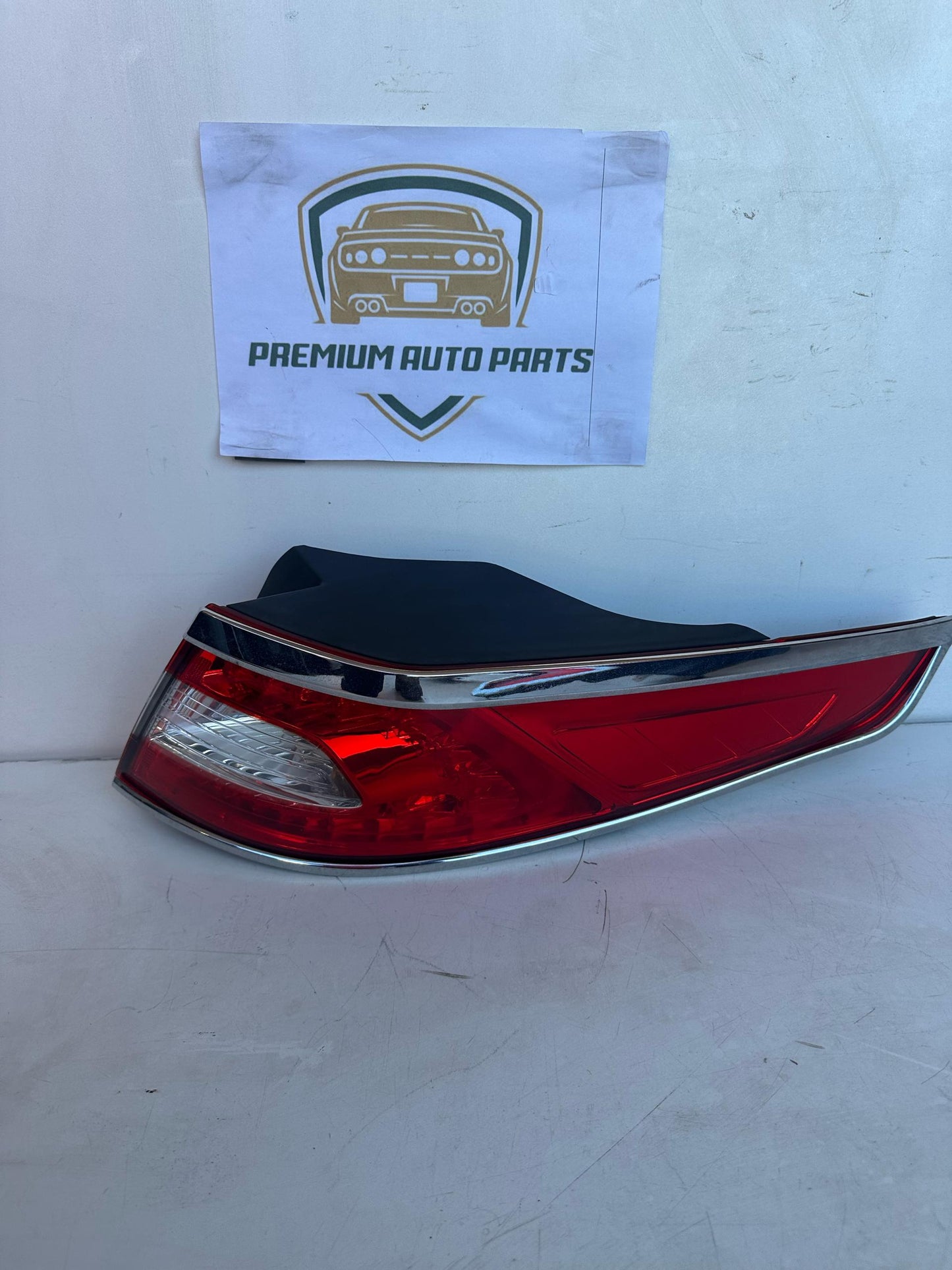 2011 Kia Optima TF Right Taillight