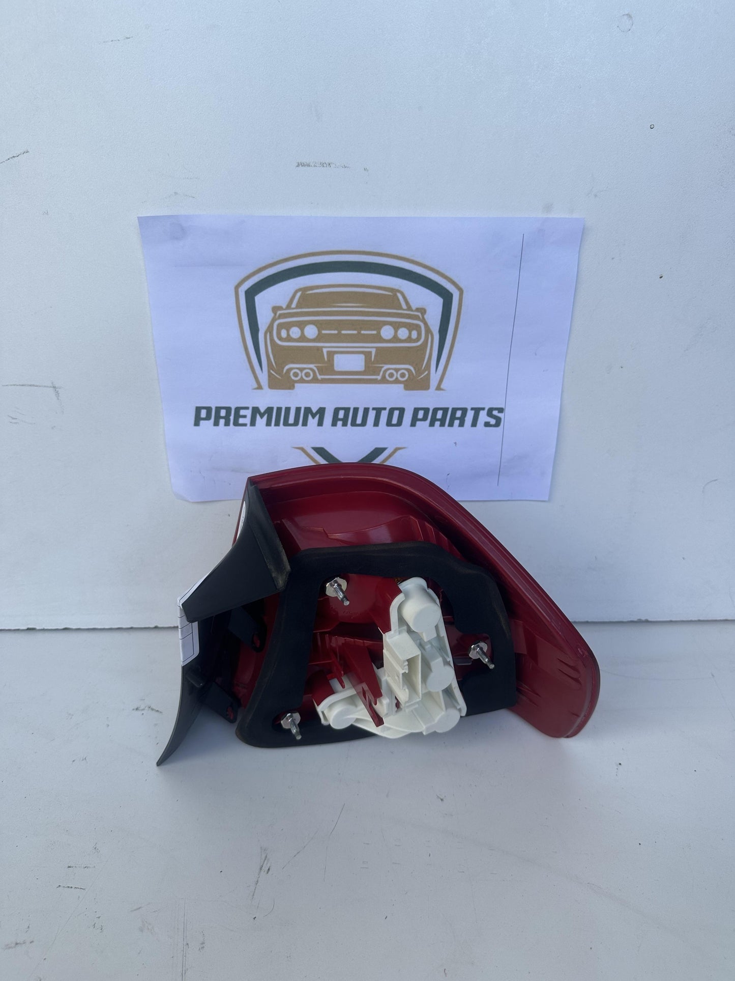 2006   Left Taillight