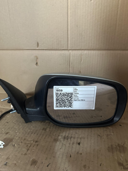 2007  XV40 Right Door Mirror