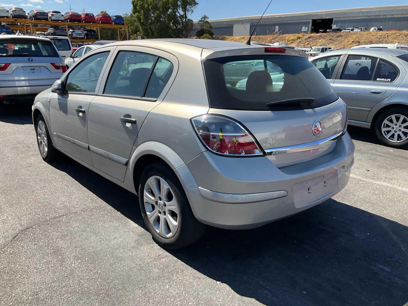 2008 Holden Astra CD AHHatchback 
Holden
Astra
