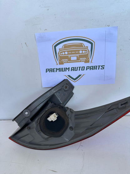 2006   Left Taillight