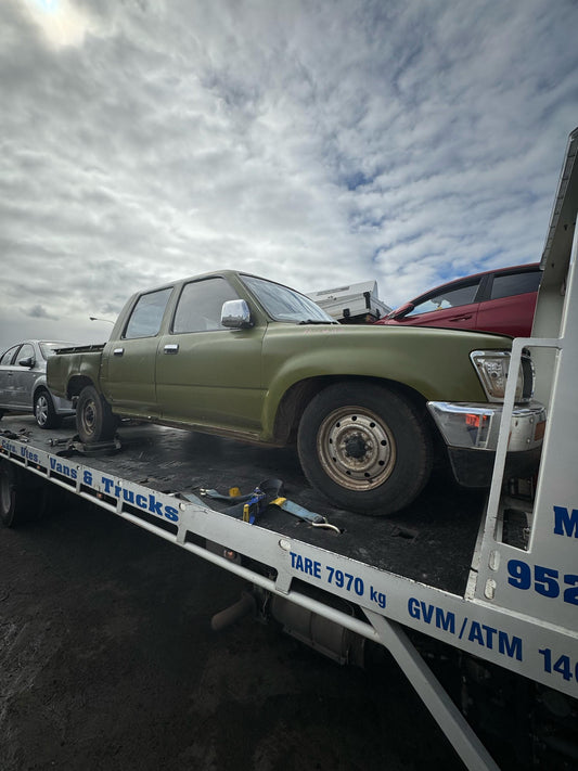 Toyota 
Hilux