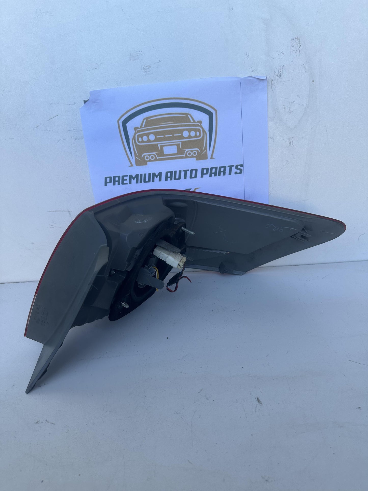2007  V40 Left Taillight