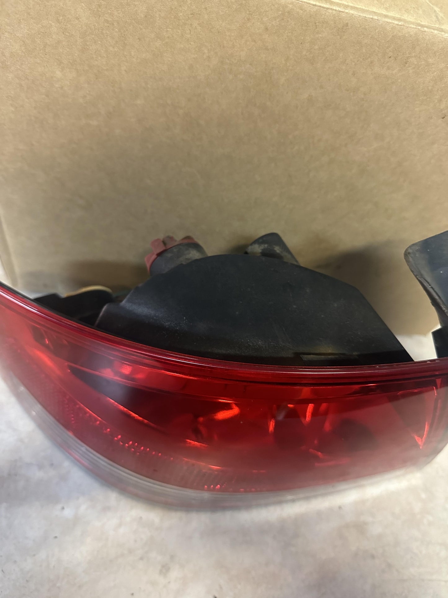 2006   Left Taillight