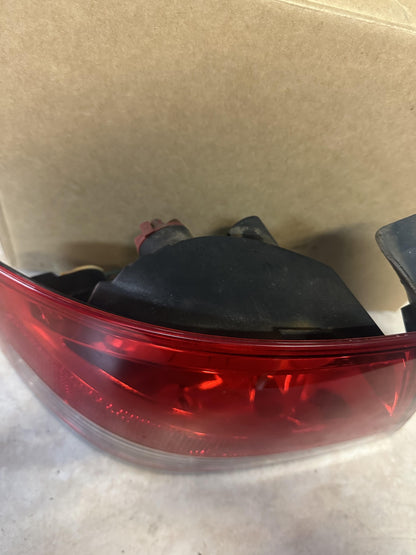 2006   Left Taillight