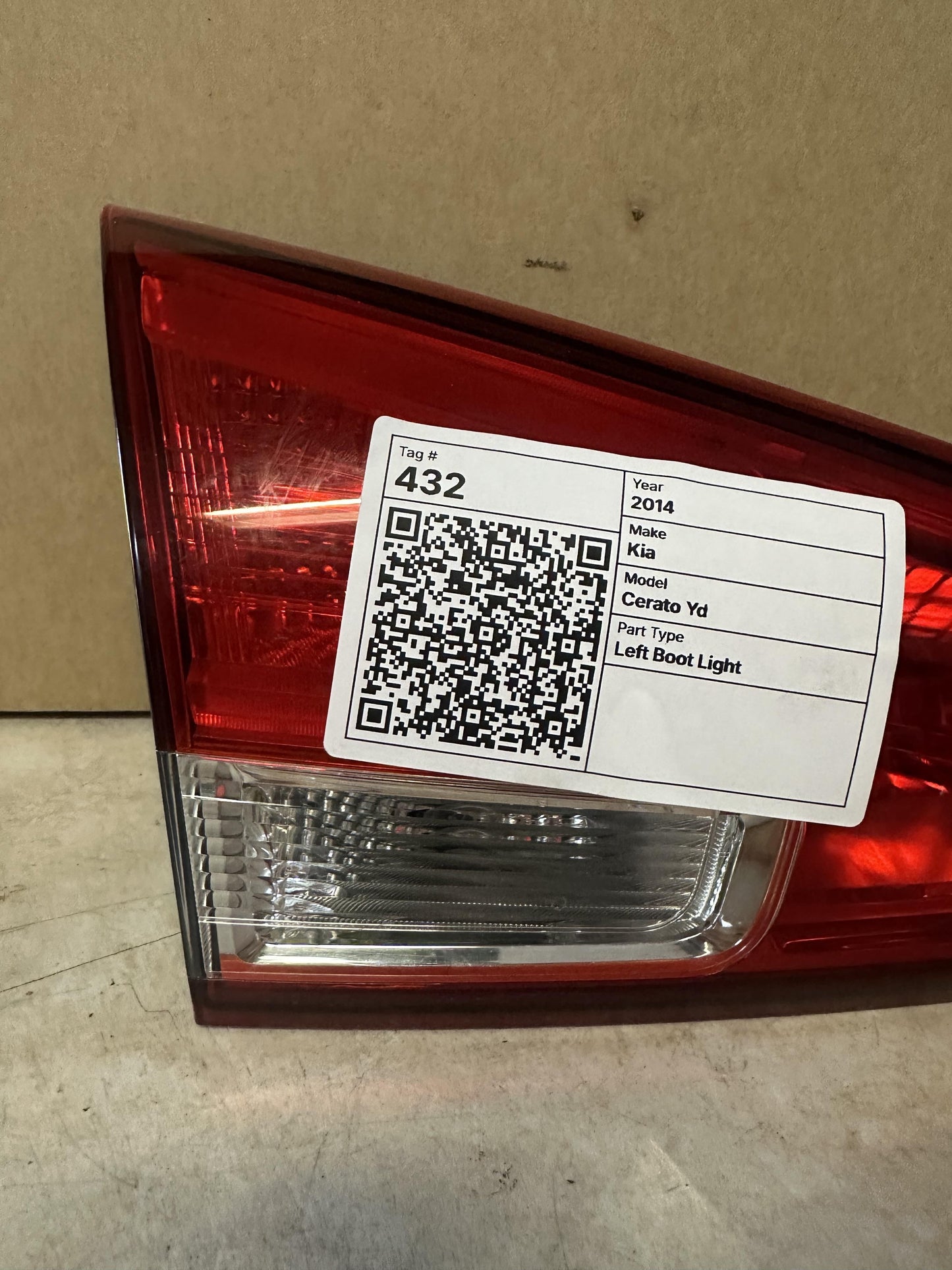 2014  Cerato Yd Left Boot Light