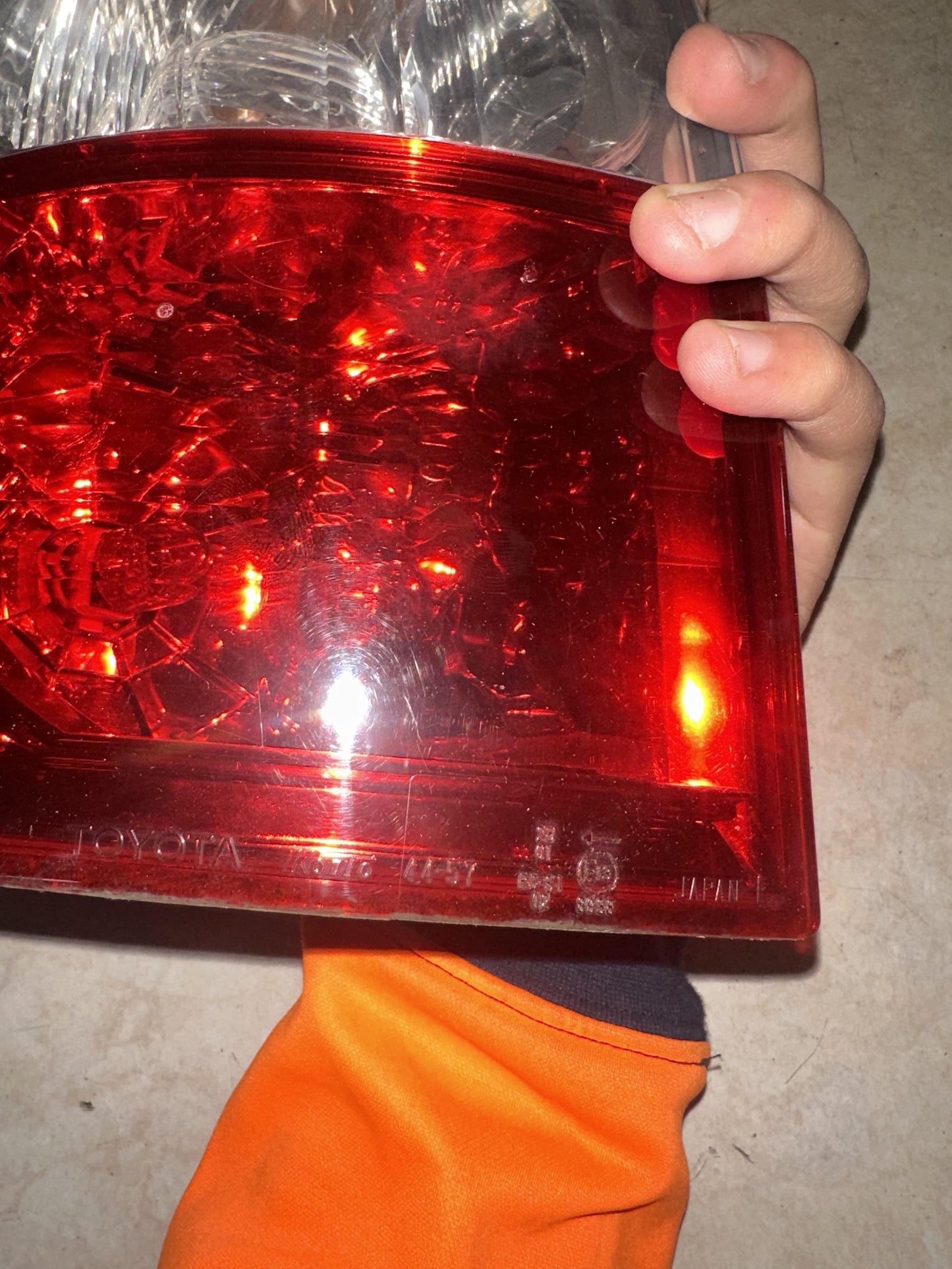 2006  Avensis Left Taillight