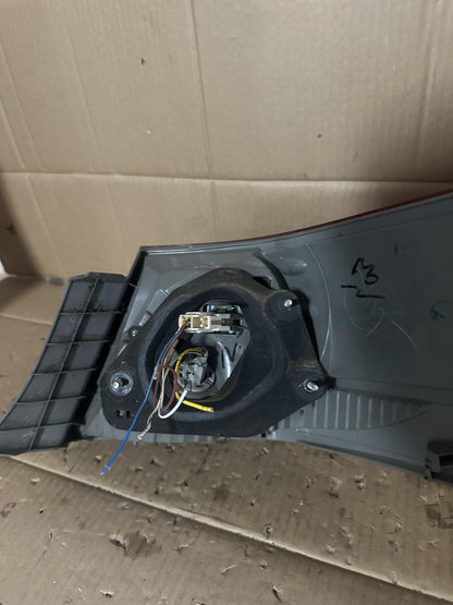 2007   Left Taillight