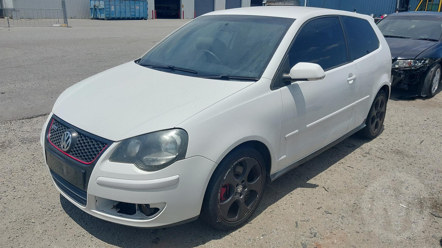 2005 Volkswagen Polo  Hatchback 
Volkswagen
Polo