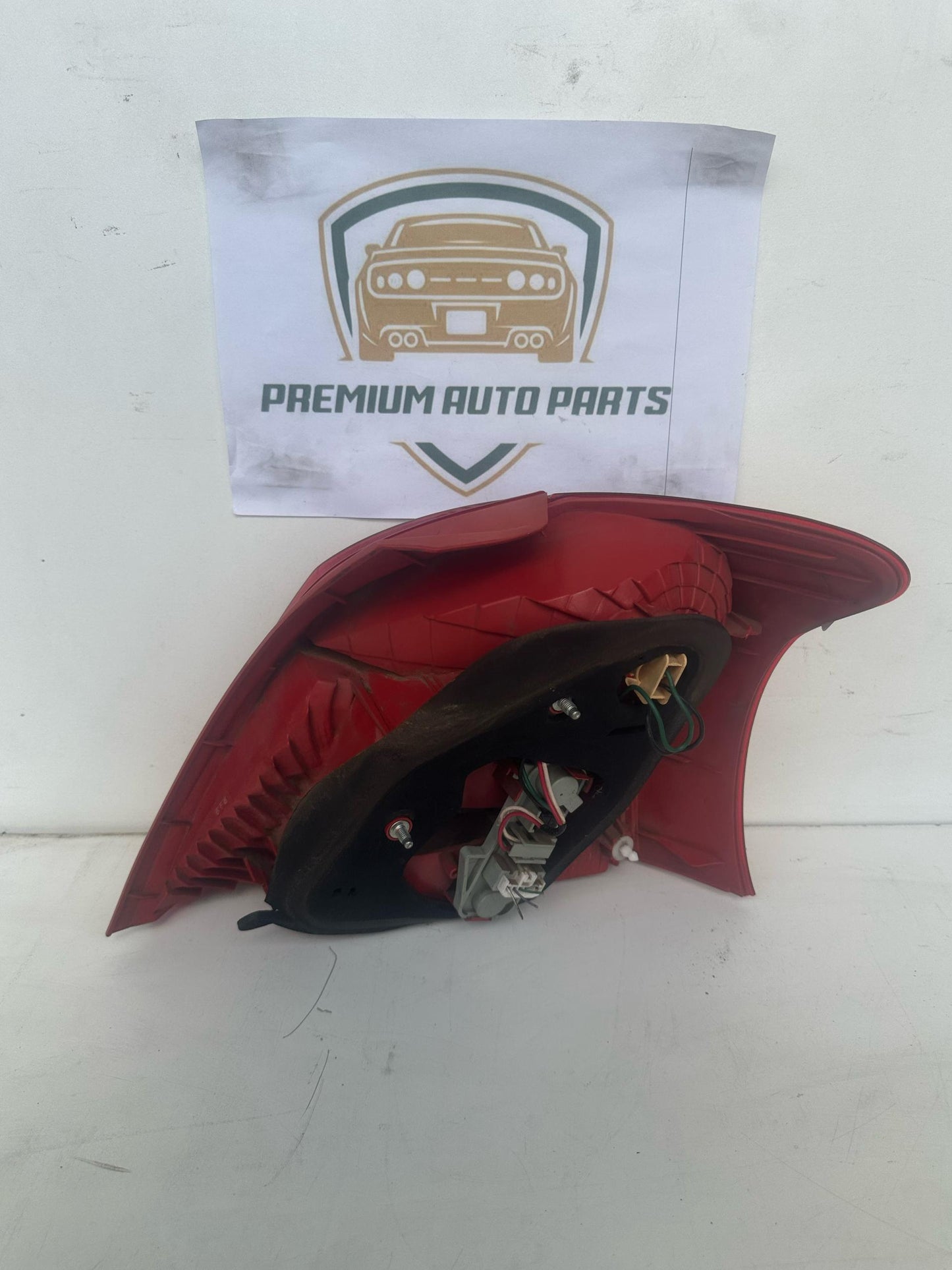 2006   Left Taillight