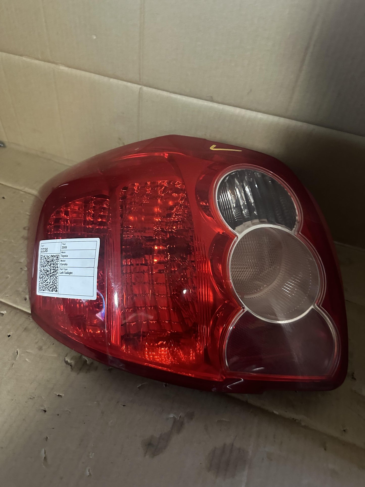 2008  E210 Left Taillight