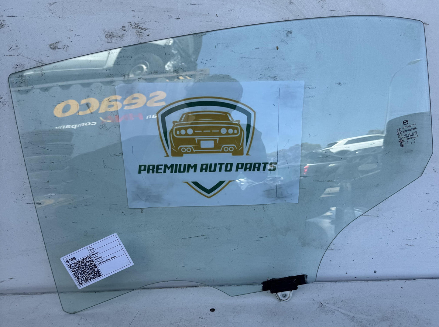 2015   Left Rear Door Glass