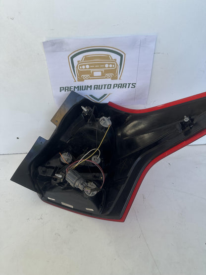 2013   Left Taillight